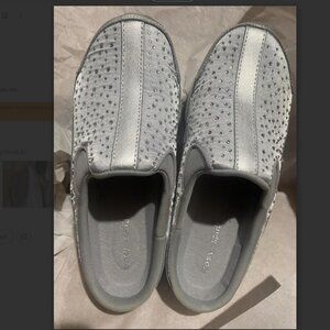 Easy Spirit Women's Travelstones Clog, Silver, 6 Wide